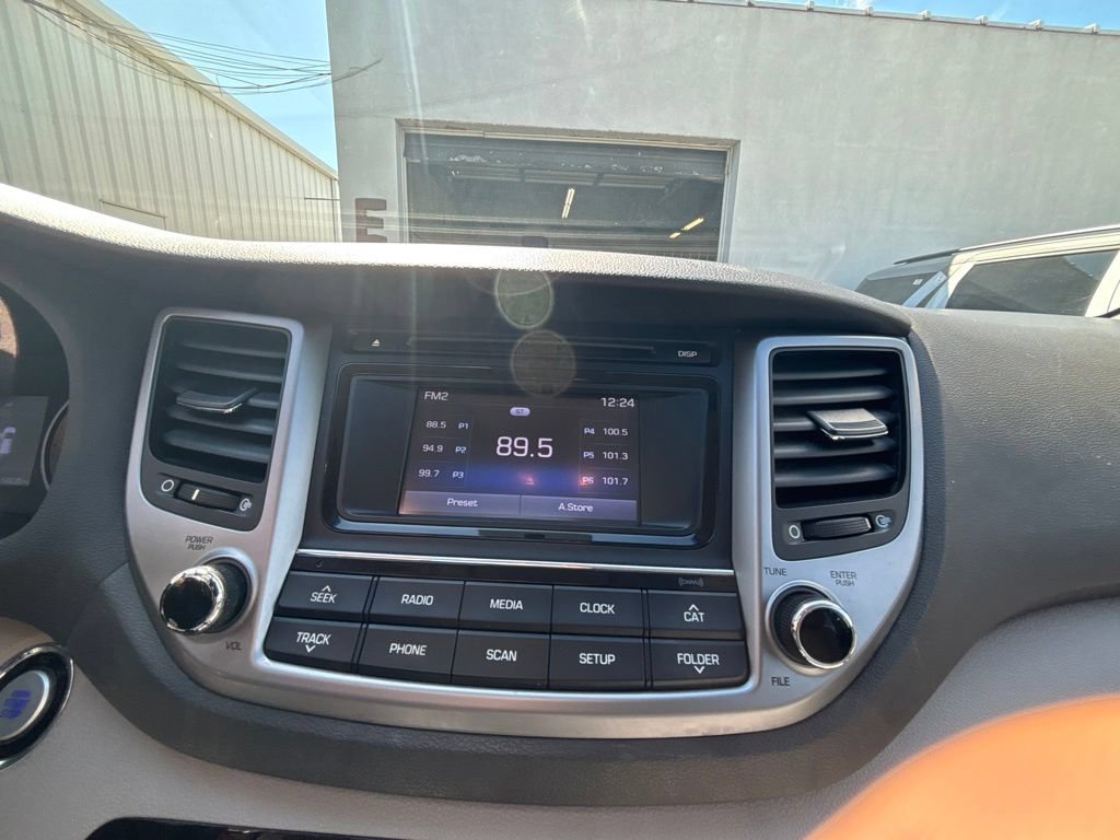 Used 2017 Hyundai Tucson Sport FWD image 14