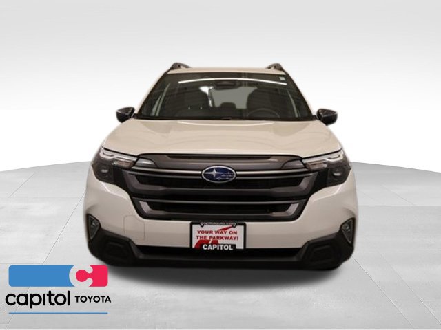 Used 2025 Subaru Forester Premium AWD/4WD image 6