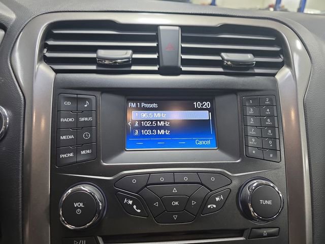 Used 2017 Ford Fusion SE image 23