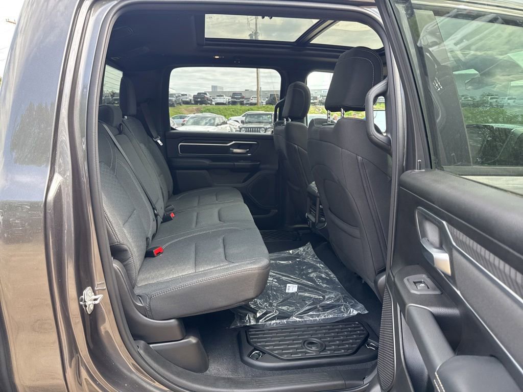 New 2026 RAM 1500 4x4 Crew Cab image 27