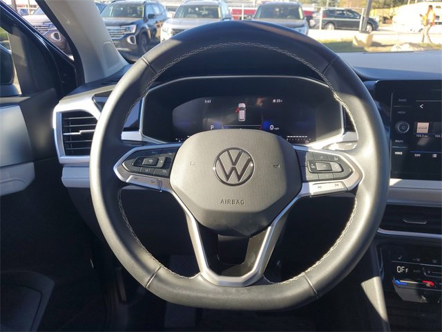 Used 2025 Volkswagen Taos SE image 25
