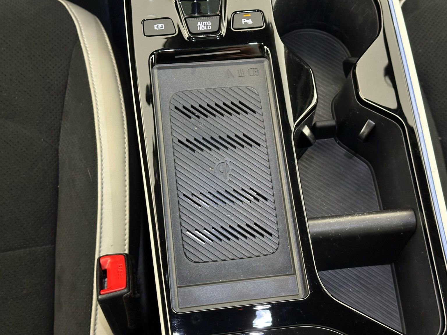 Used 2022 Kia EV6 GT-Line w/ GT-Line Suede Seat Package image 18