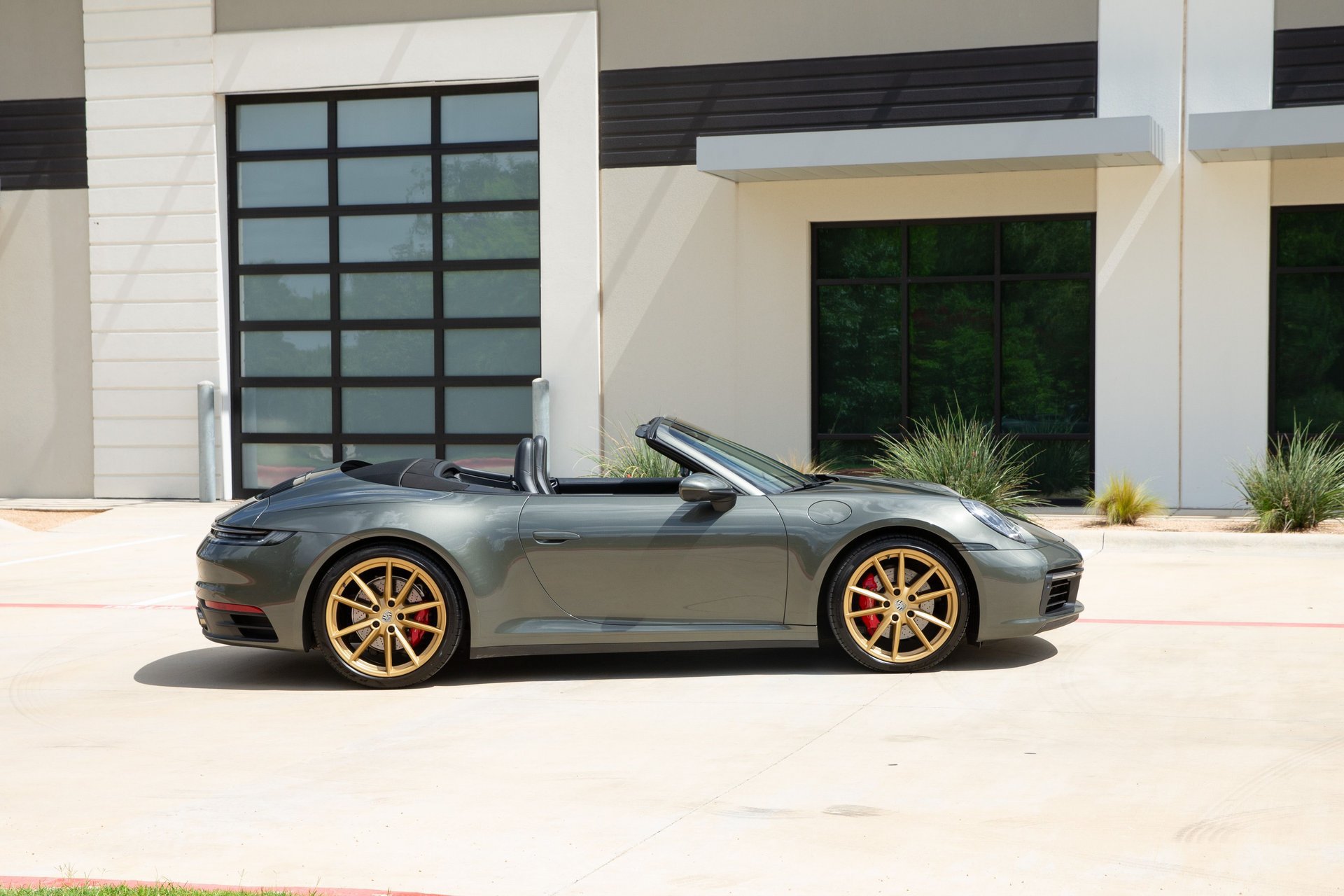 Used 2021 Porsche 911 Carrera S w/ Premium Package RWD image 12