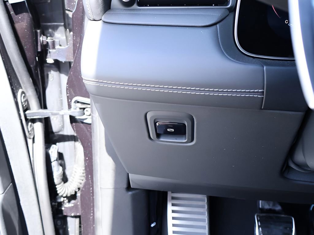 Used 2025 Maserati Grecale Modena image 37