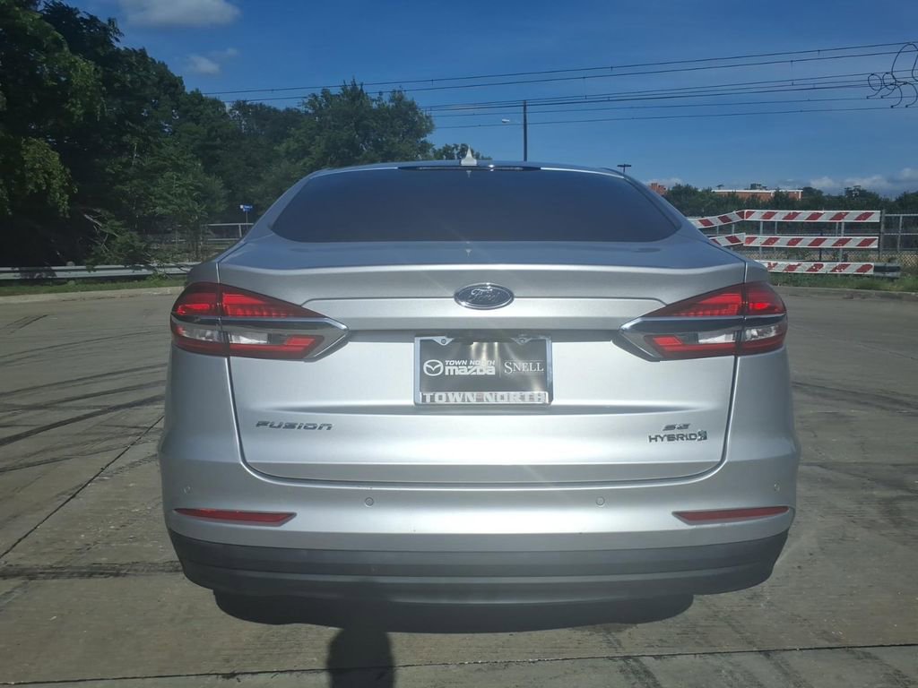 Used 2019 Ford Fusion SE FWD image 4