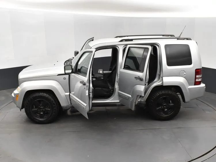 Used 2011 Jeep Liberty Sport w/ Popular Equipment Group AWD/4WD image 7