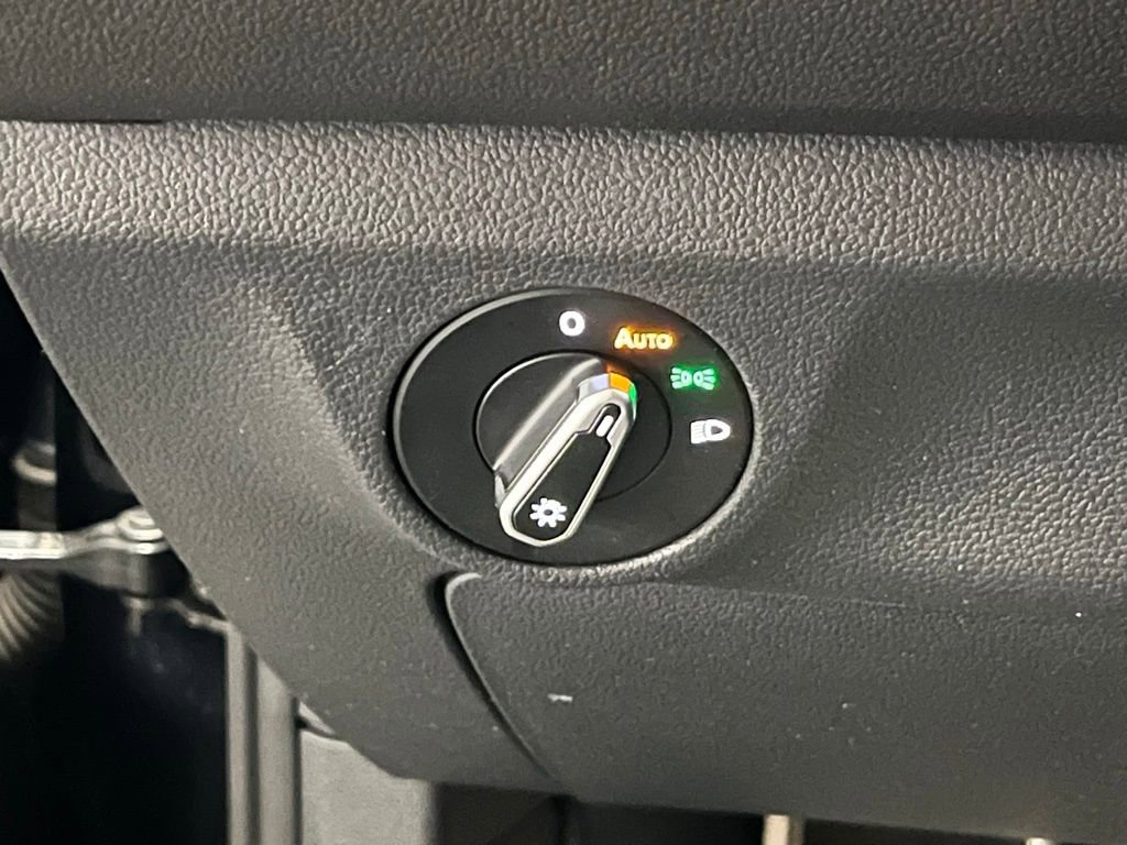 Used 2023 Volkswagen Jetta Sport image 14