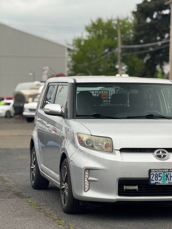 Used 2014 Scion xB FWD image 3
