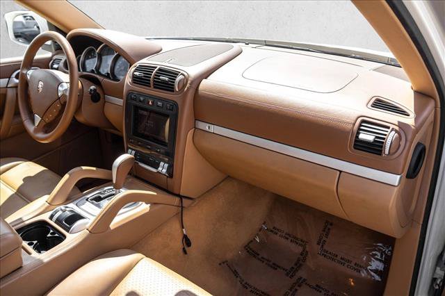 Used 2009 Porsche Cayenne S AWD/4WD image 24