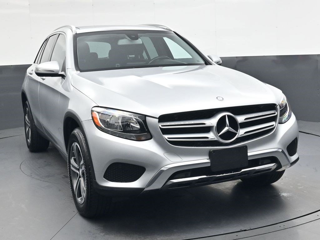 Used 2016 Mercedes-Benz GLC 300 4MATIC w/ Premium Package image 9