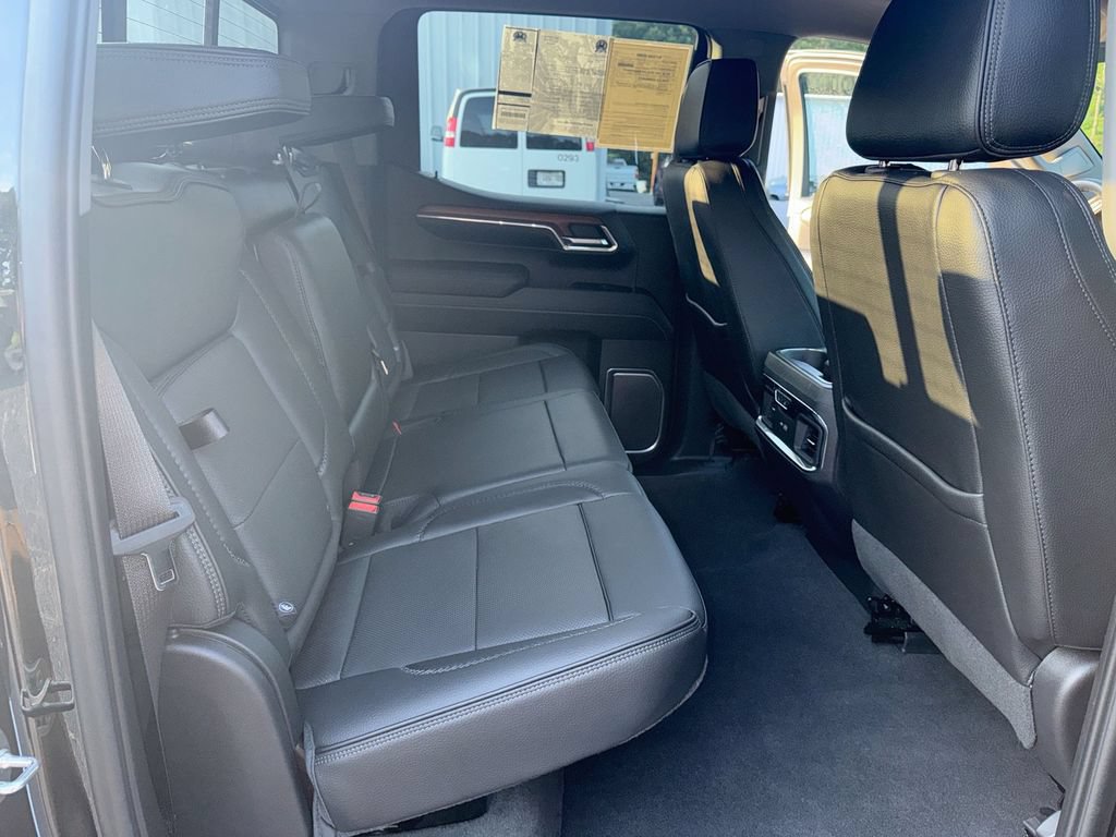 Used 2023 GMC Sierra 1500 Denali w/ Technology Package AWD/4WD image 29