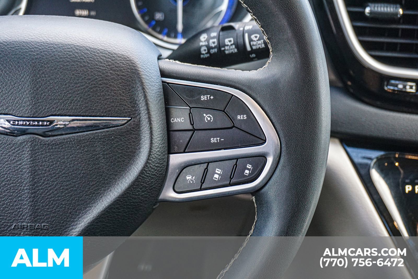 Used 2024 Chrysler Pacifica Touring-L image 32