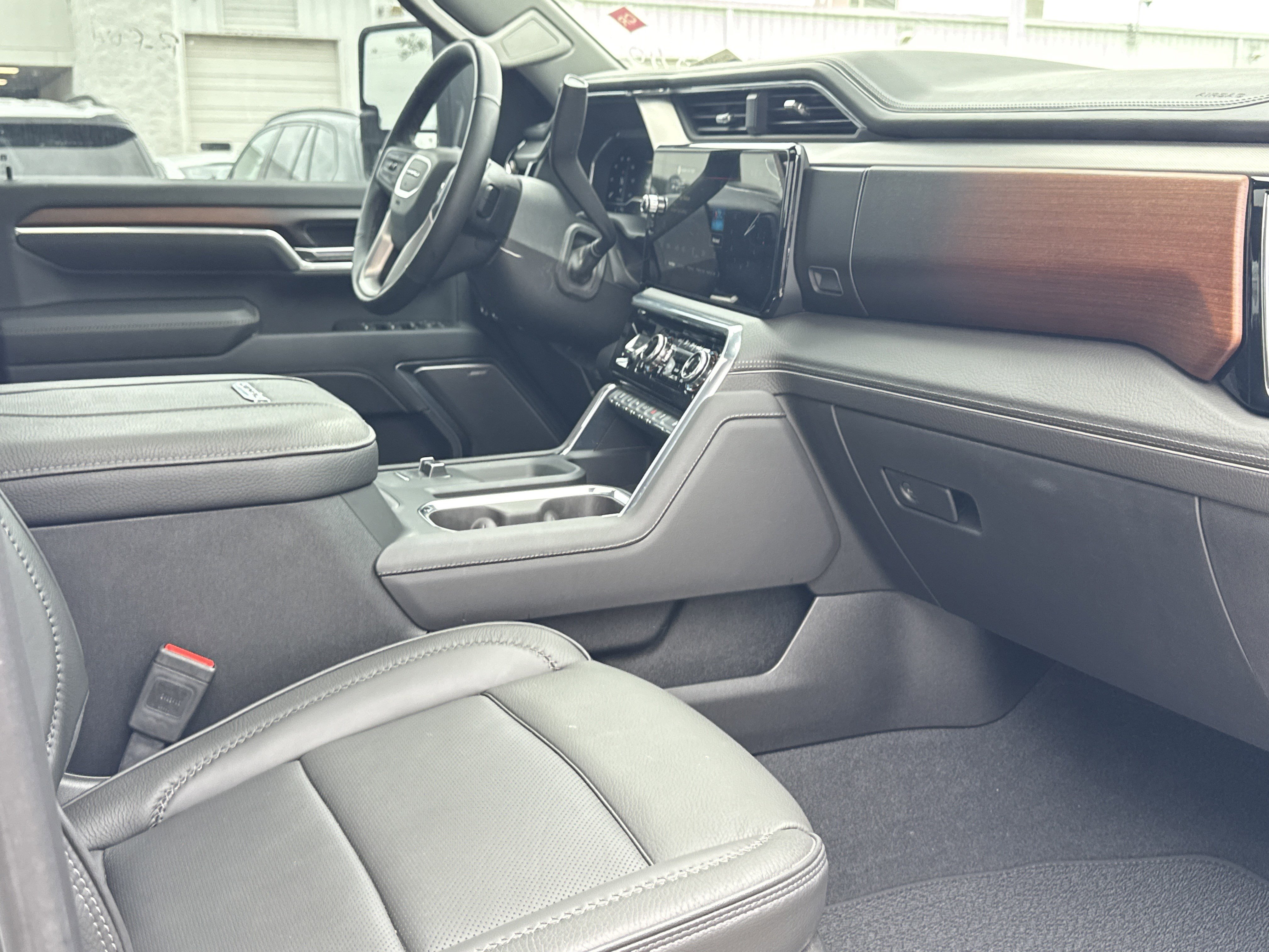 Used 2025 GMC Sierra 3500 Denali image 15