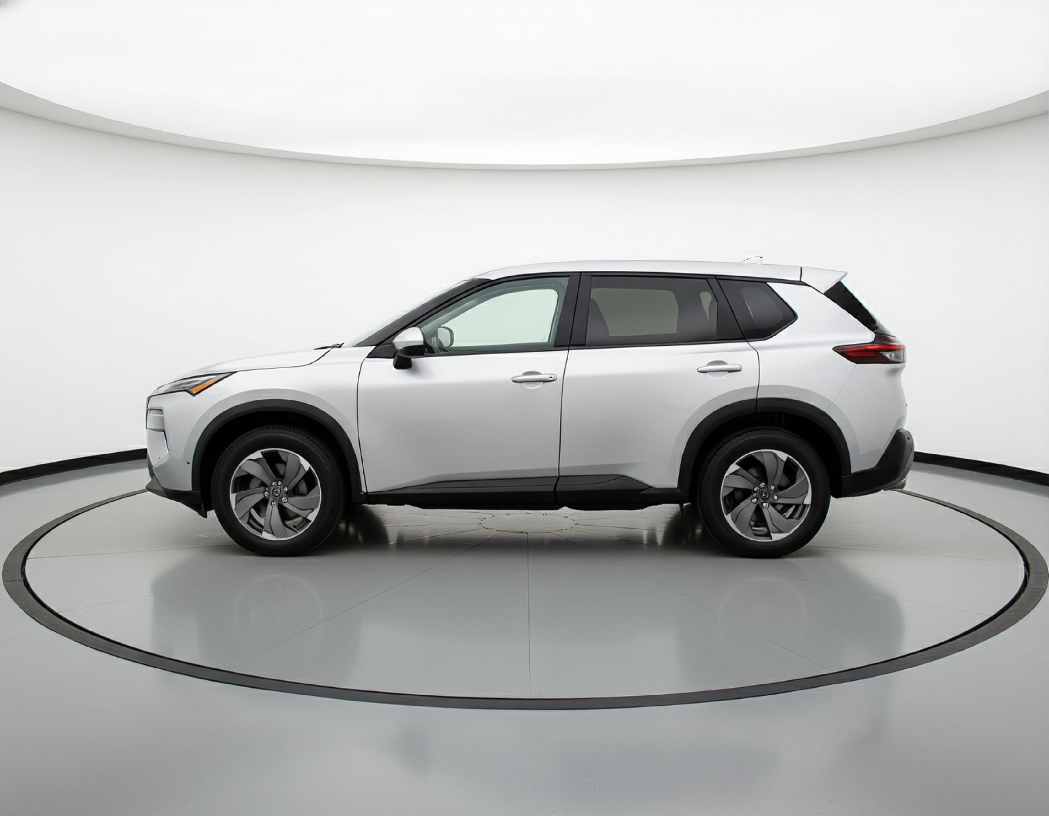 Used 2025 Nissan Rogue SV image 5