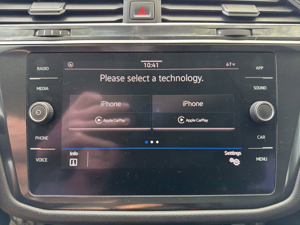 Used 2022 Volkswagen Tiguan SE w/ Panoramic Sunroof Package image 11