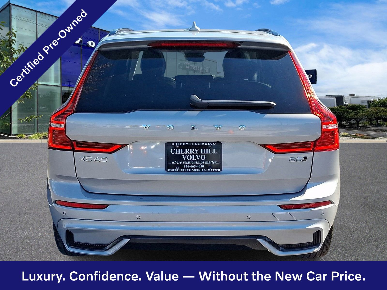 Certified 2025 Volvo XC60 B5 Plus image 6
