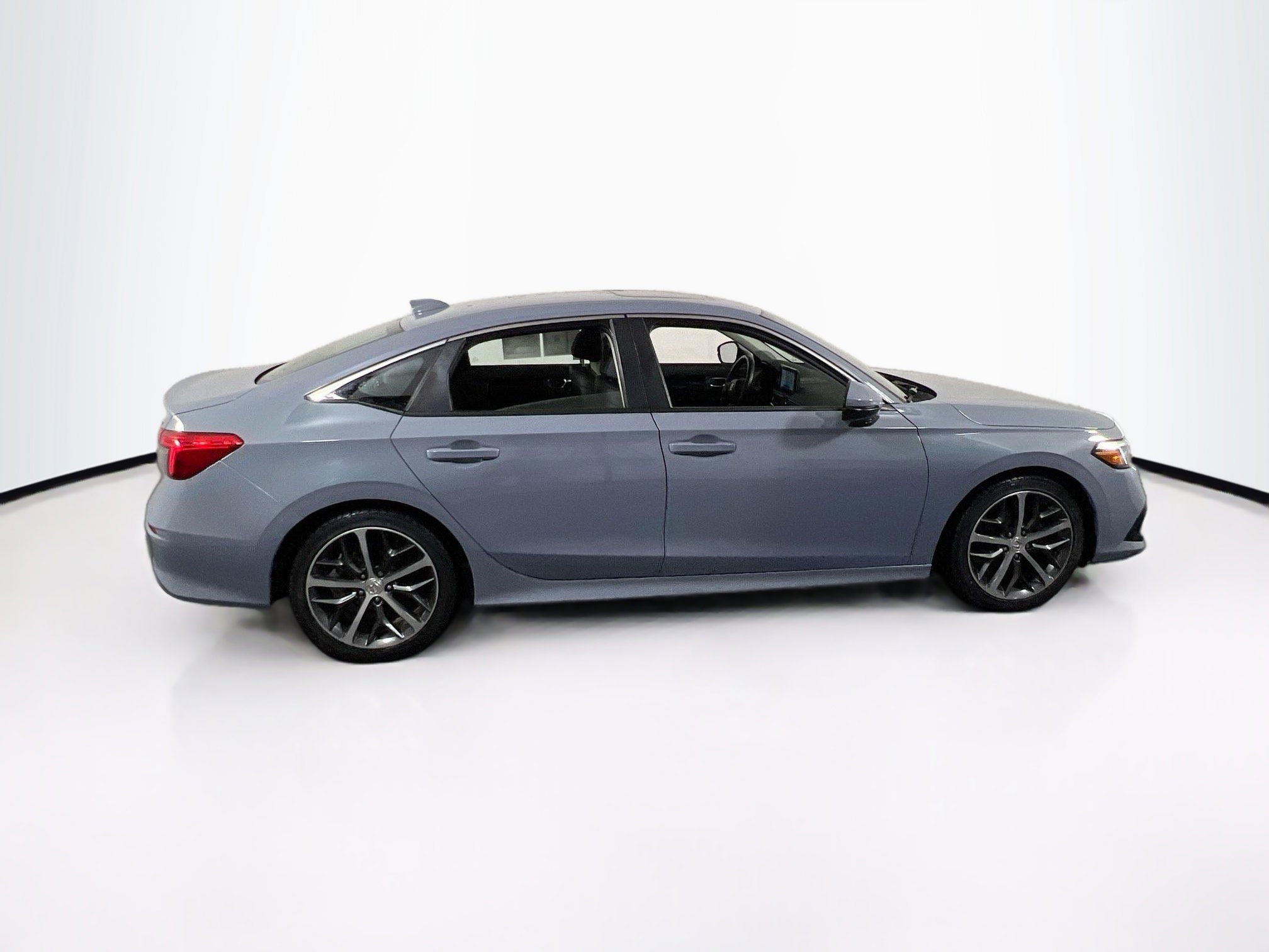 Used 2022 Honda Civic Touring image 4