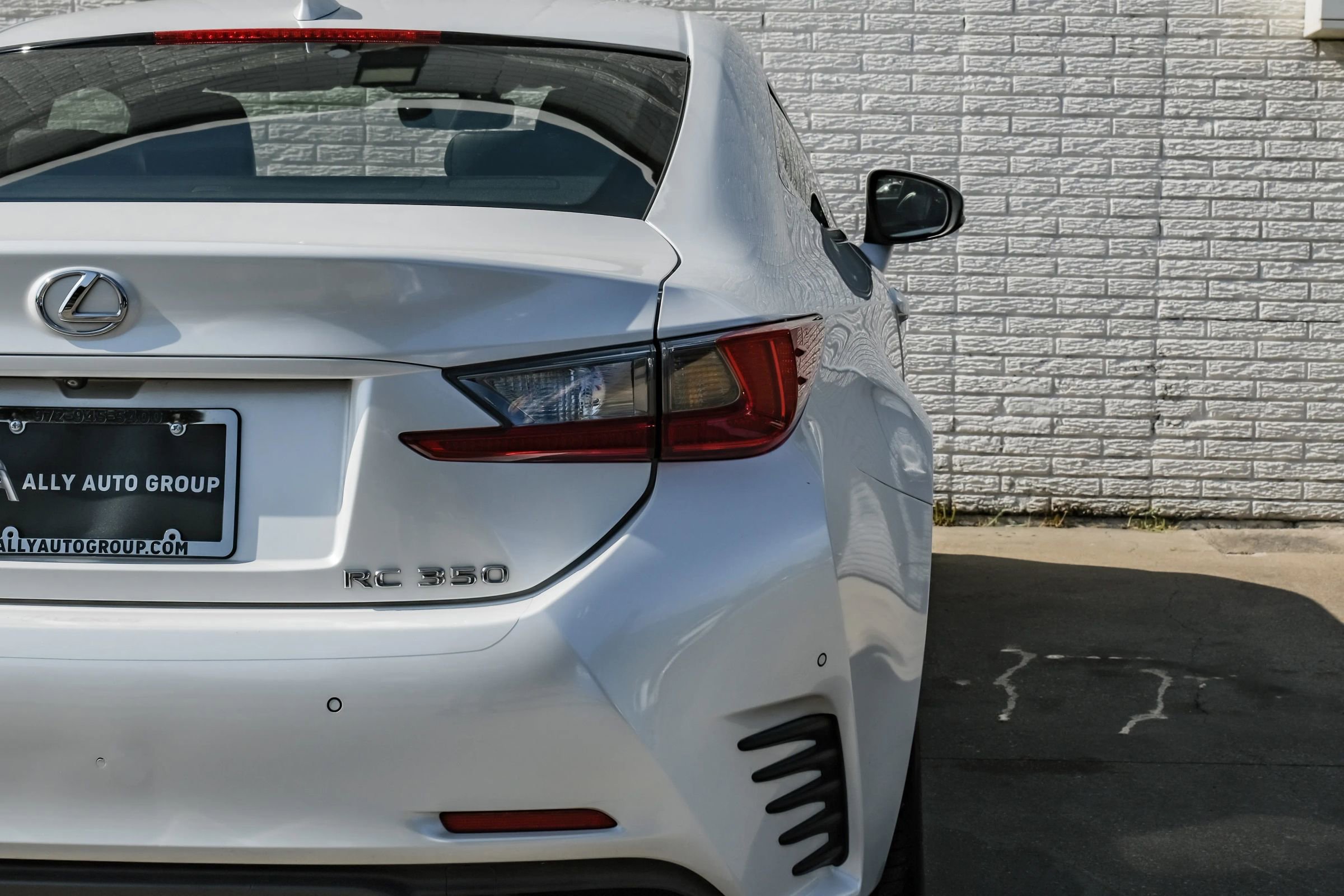 Used 2016 Lexus RC 350 w/ Luxury Package RWD image 38