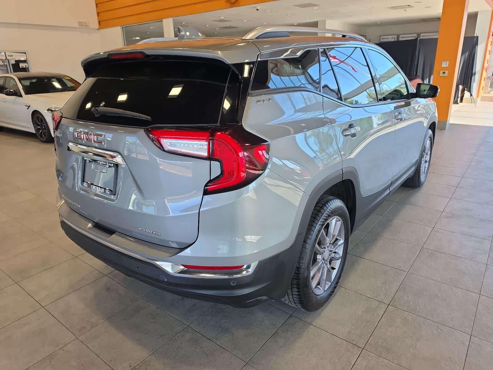 Used 2023 GMC Terrain SLT w/ Infotainment Package II AWD/4WD image 8