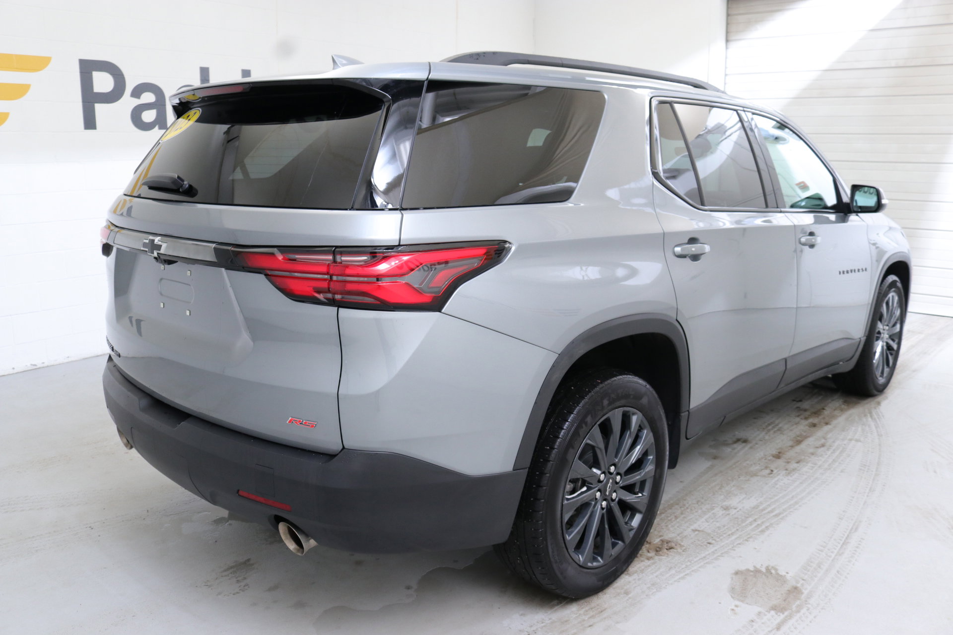 Used 2023 Chevrolet Traverse RS image 9