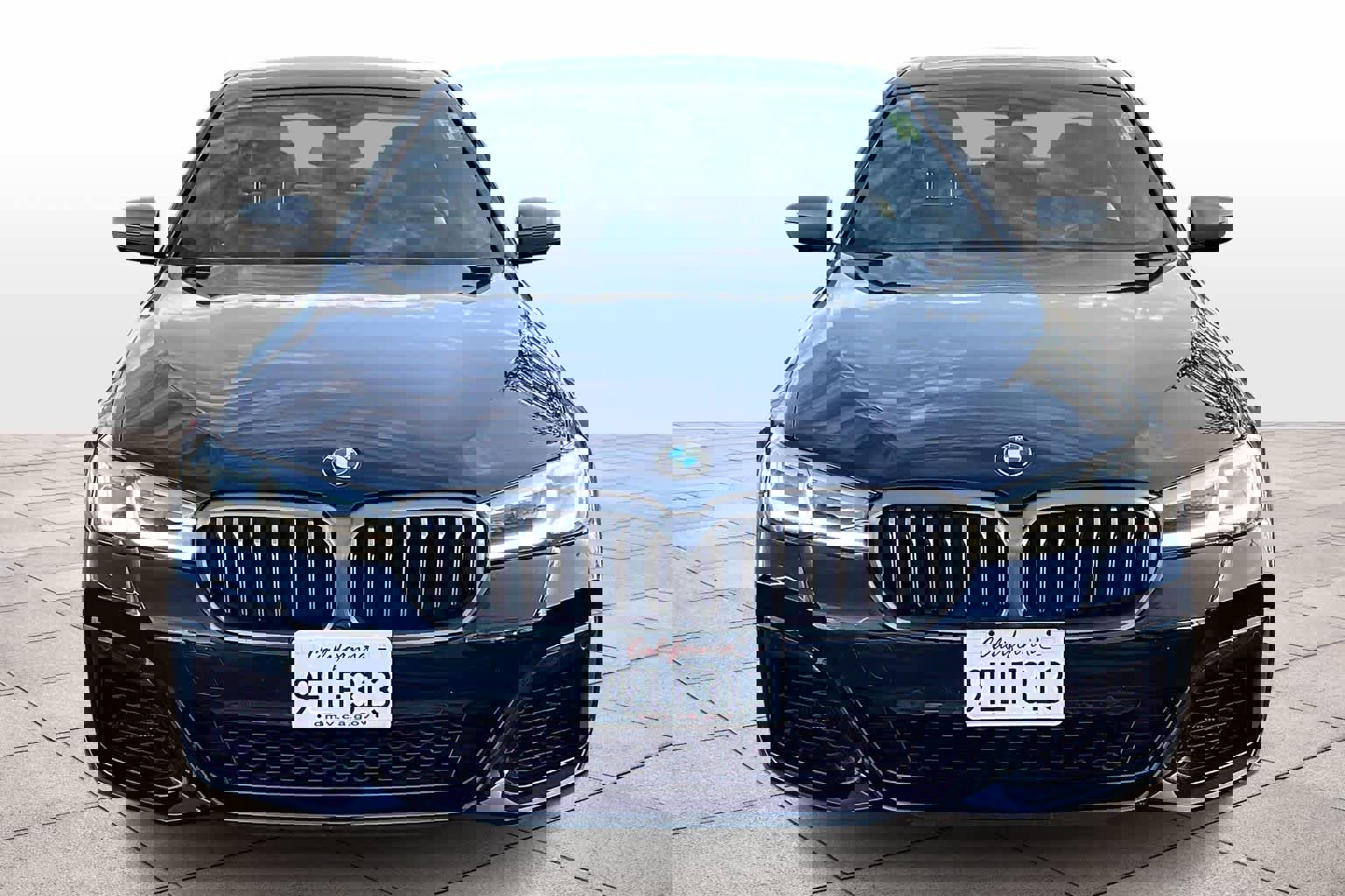 Used 2023 BMW M550i xDrive M550i xDrive w/ Executive Package image 3