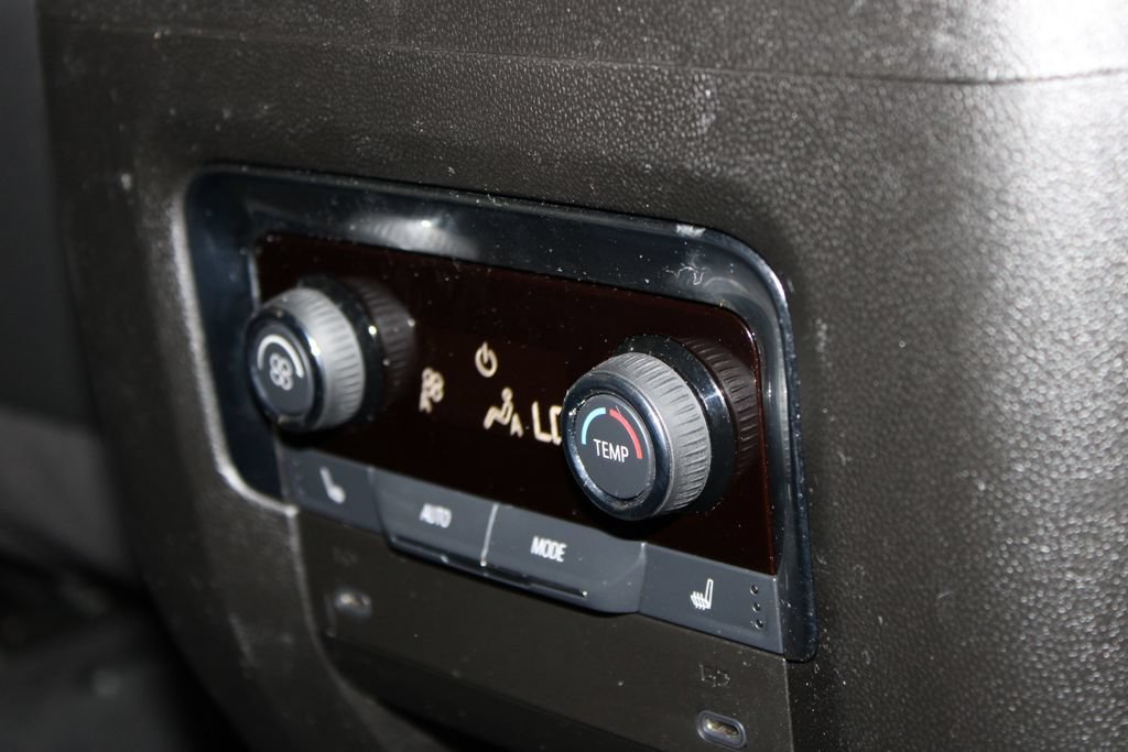 Used 2025 Chevrolet Tahoe Premier RWD image 31