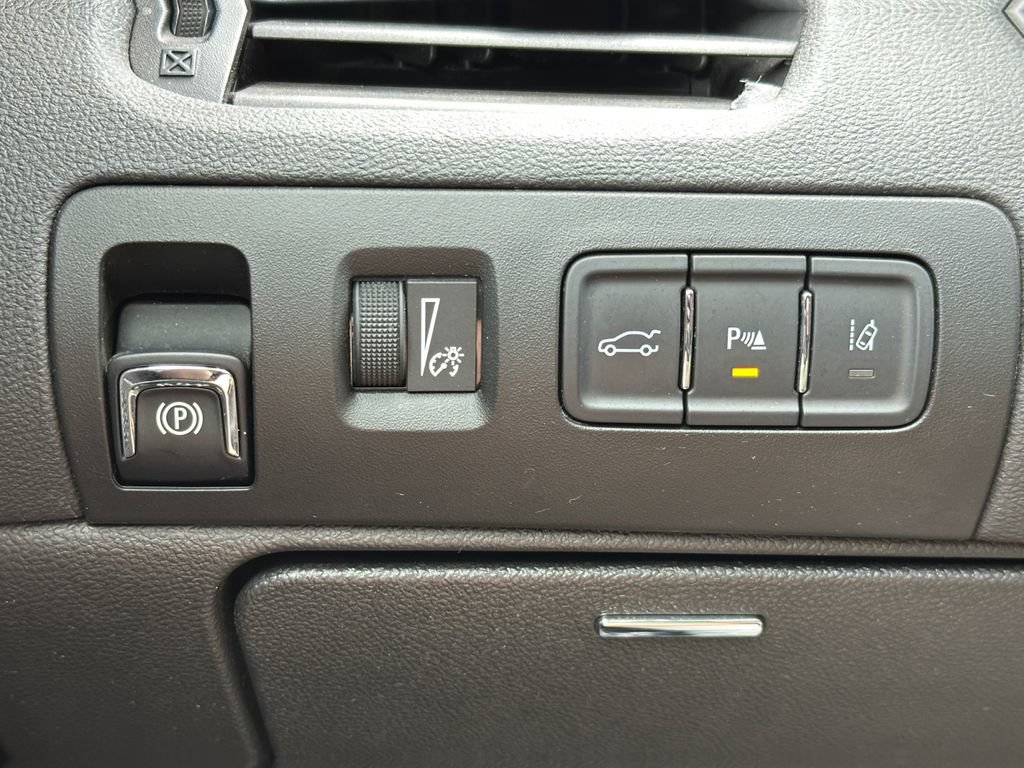 Used 2015 Chevrolet Impala LTZ FWD image 26