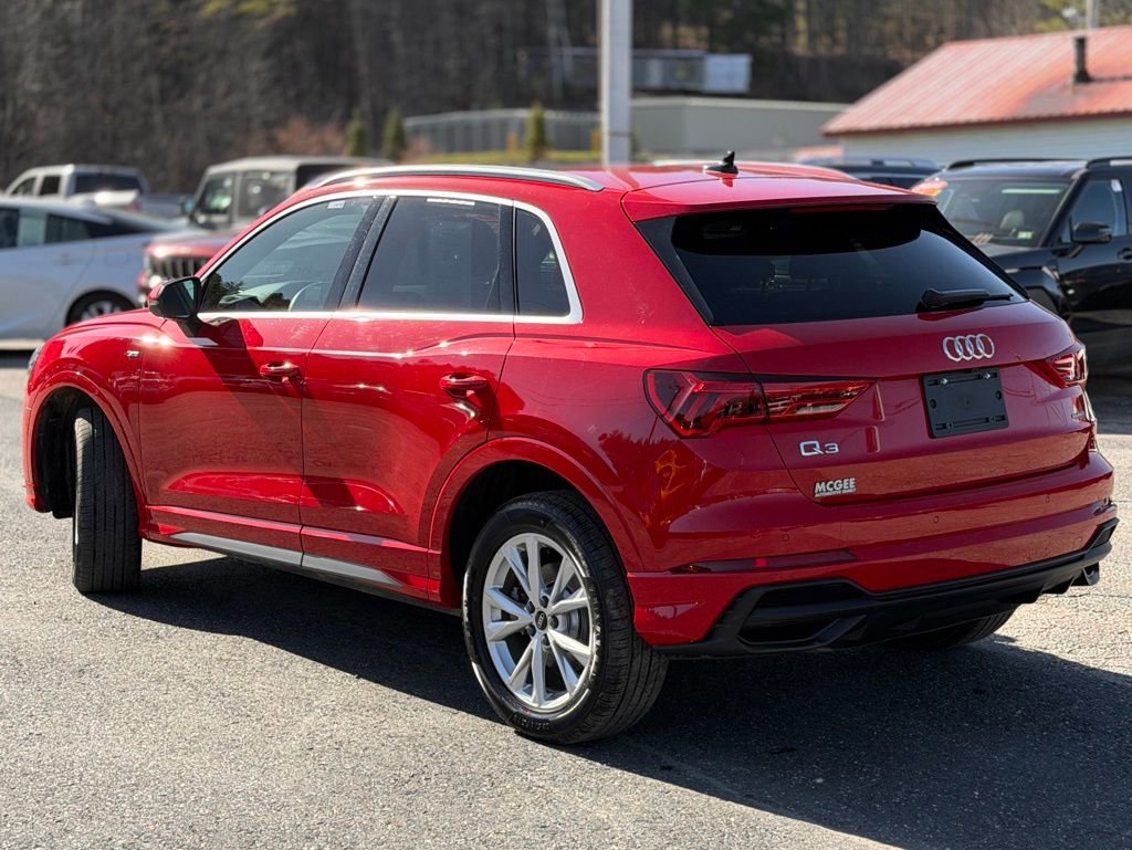 Used 2025 Audi Q3 2.0T Premium image 3