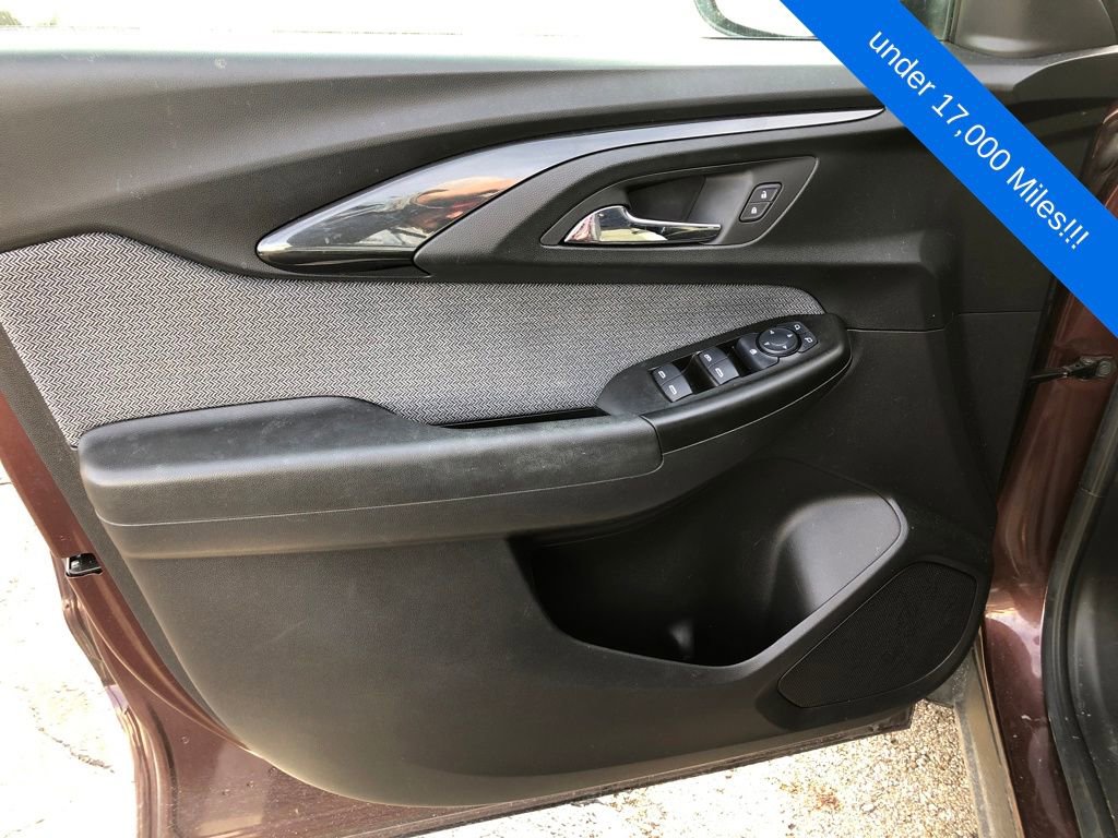 Used 2022 Chevrolet TrailBlazer LT w/ Driver Confidence Package image 16