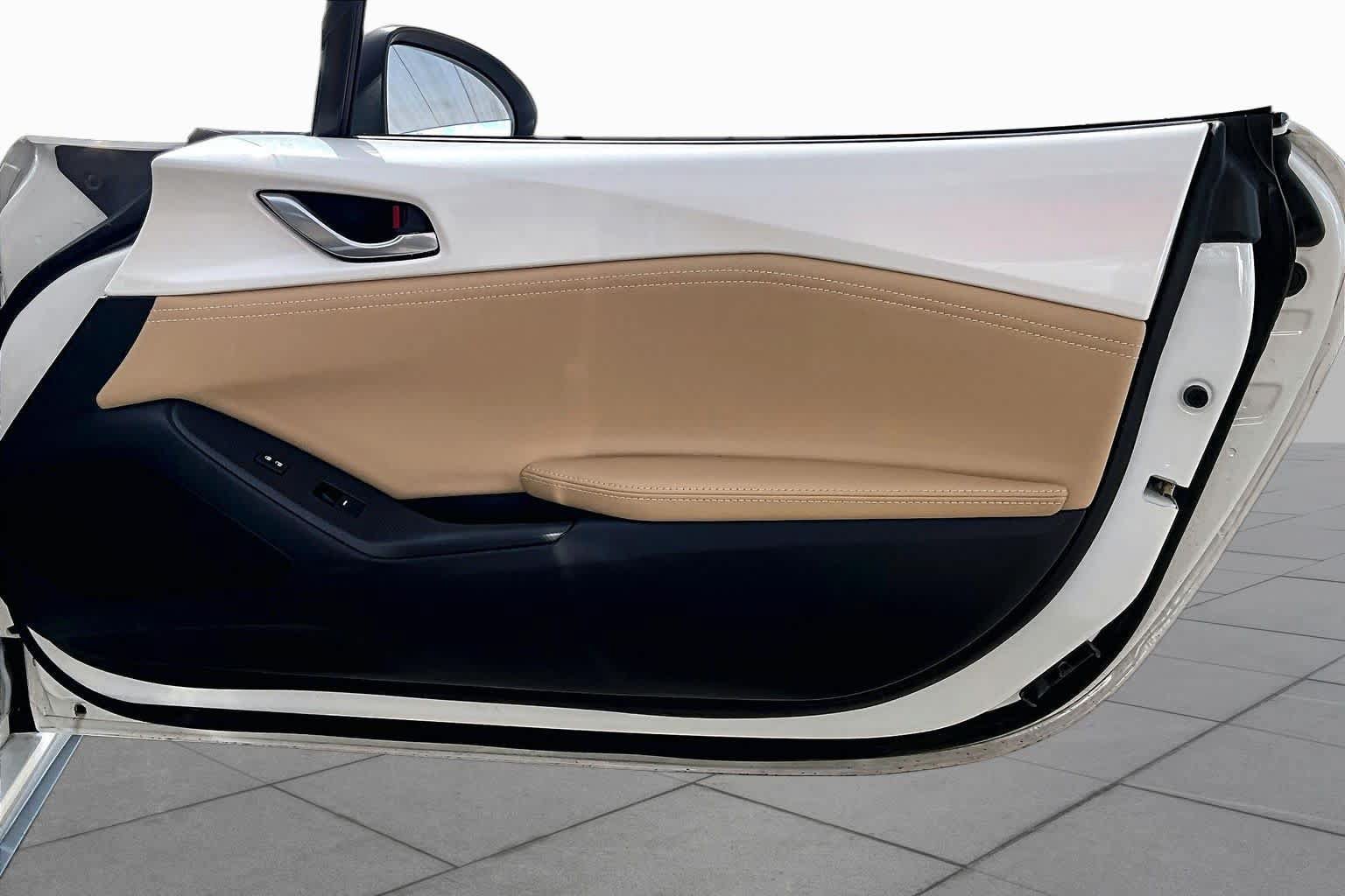 Used 2024 MAZDA MX-5 Miata Grand Touring RWD image 20