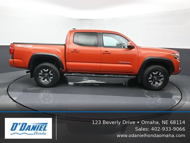 Used 2016 Toyota Tacoma TRD Off-Road AWD/4WD image 7
