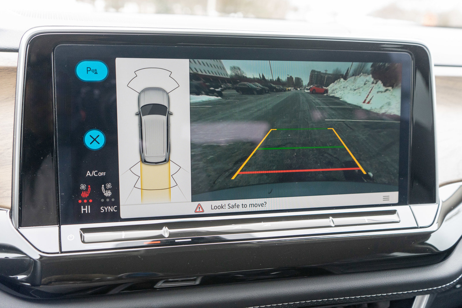 Used 2025 Volkswagen Atlas SE image 19