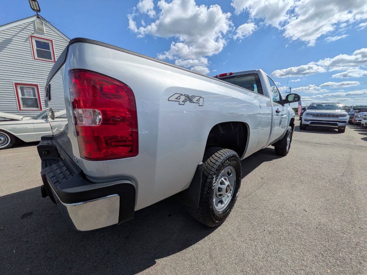 Used 2012 Chevrolet Silverado 2500 W/T w/ Snow Plow Prep Package AWD/4WD image 7
