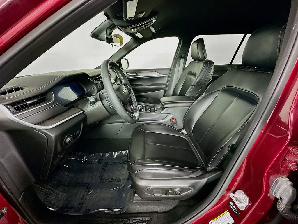 Certified 2025 Jeep Grand Cherokee L Limited image 32