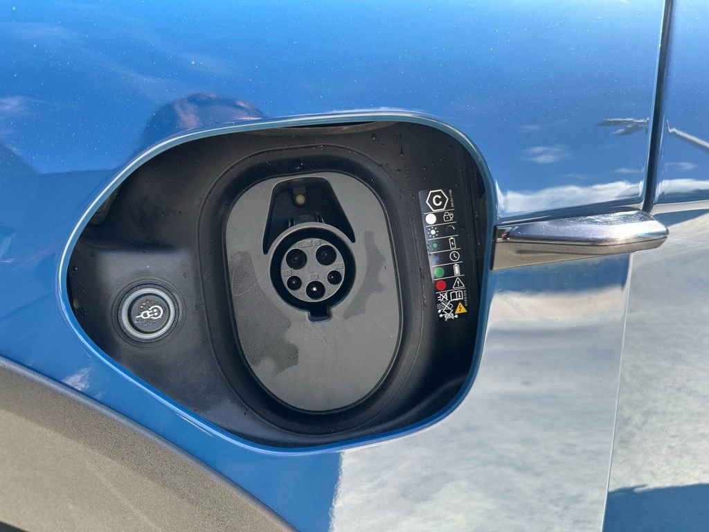 Certified 2025 Porsche Taycan 4S image 43