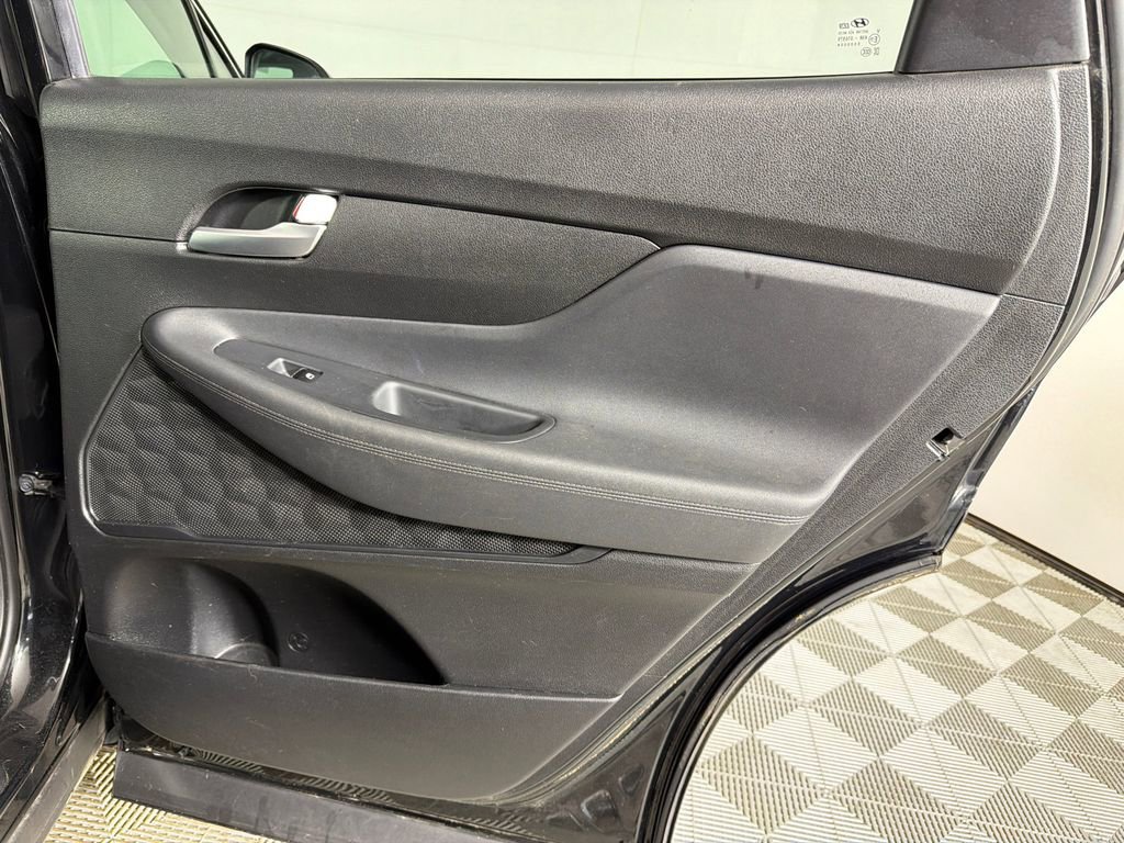Used 2019 Hyundai Santa Fe SE FWD image 16