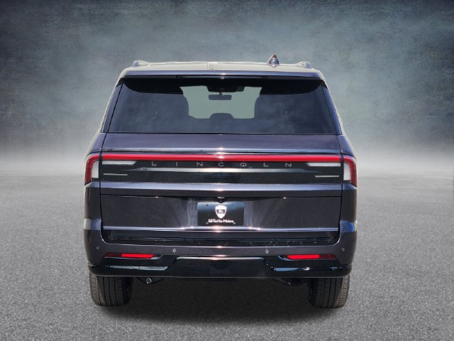 New 2026 Lincoln Navigator L Reserve w/ Jet Appearance Package AWD/4WD image 6