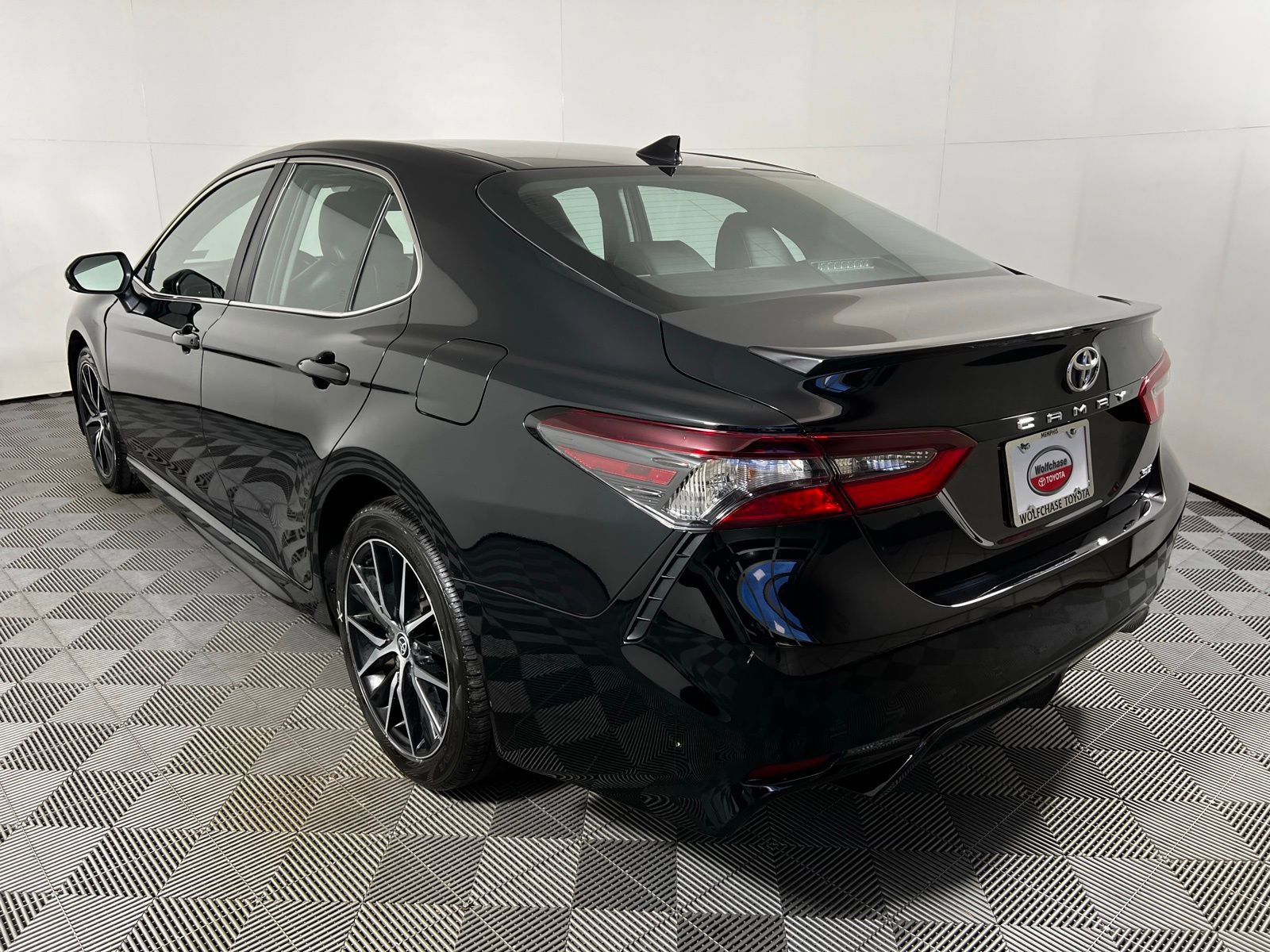 Certified 2024 Toyota Camry SE image 7