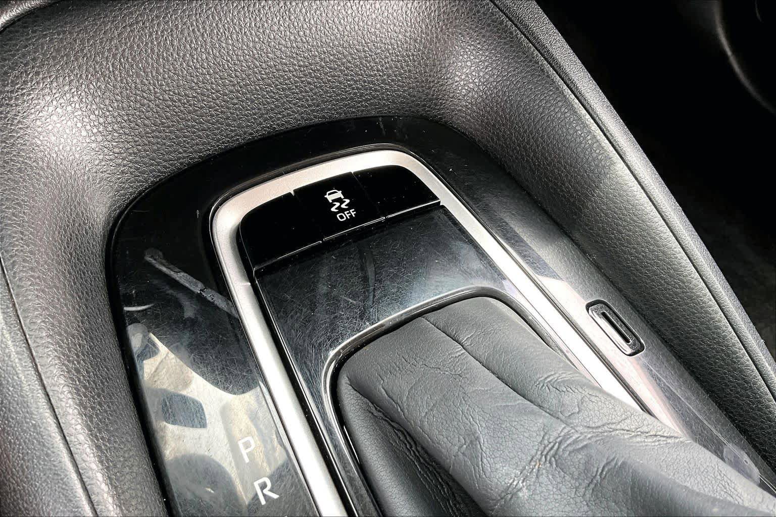 Used 2022 Toyota Corolla LE FWD image 31