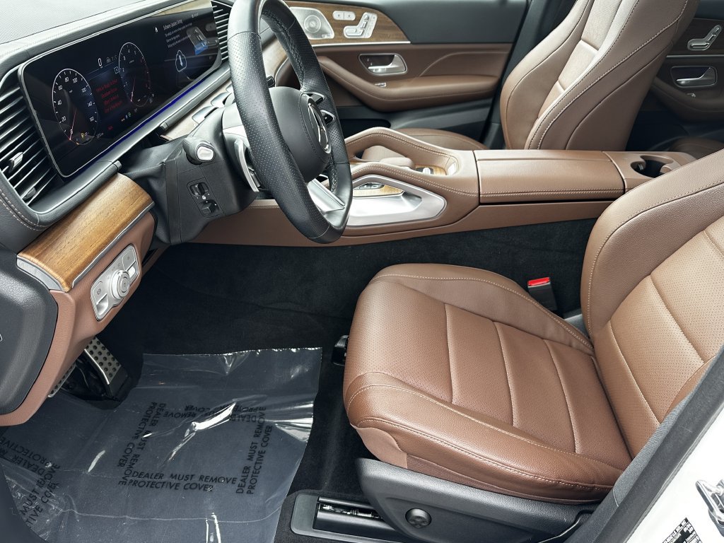 Used 2025 Mercedes-Benz GLS 450 4MATIC image 10