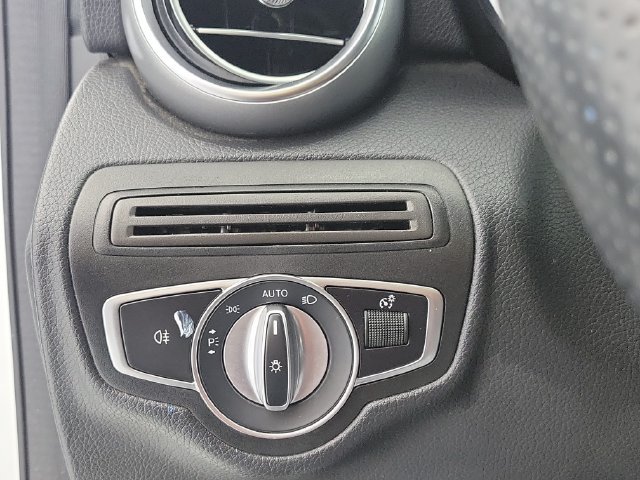 Used 2022 Mercedes-Benz GLC 300 w/ AMG Line image 31