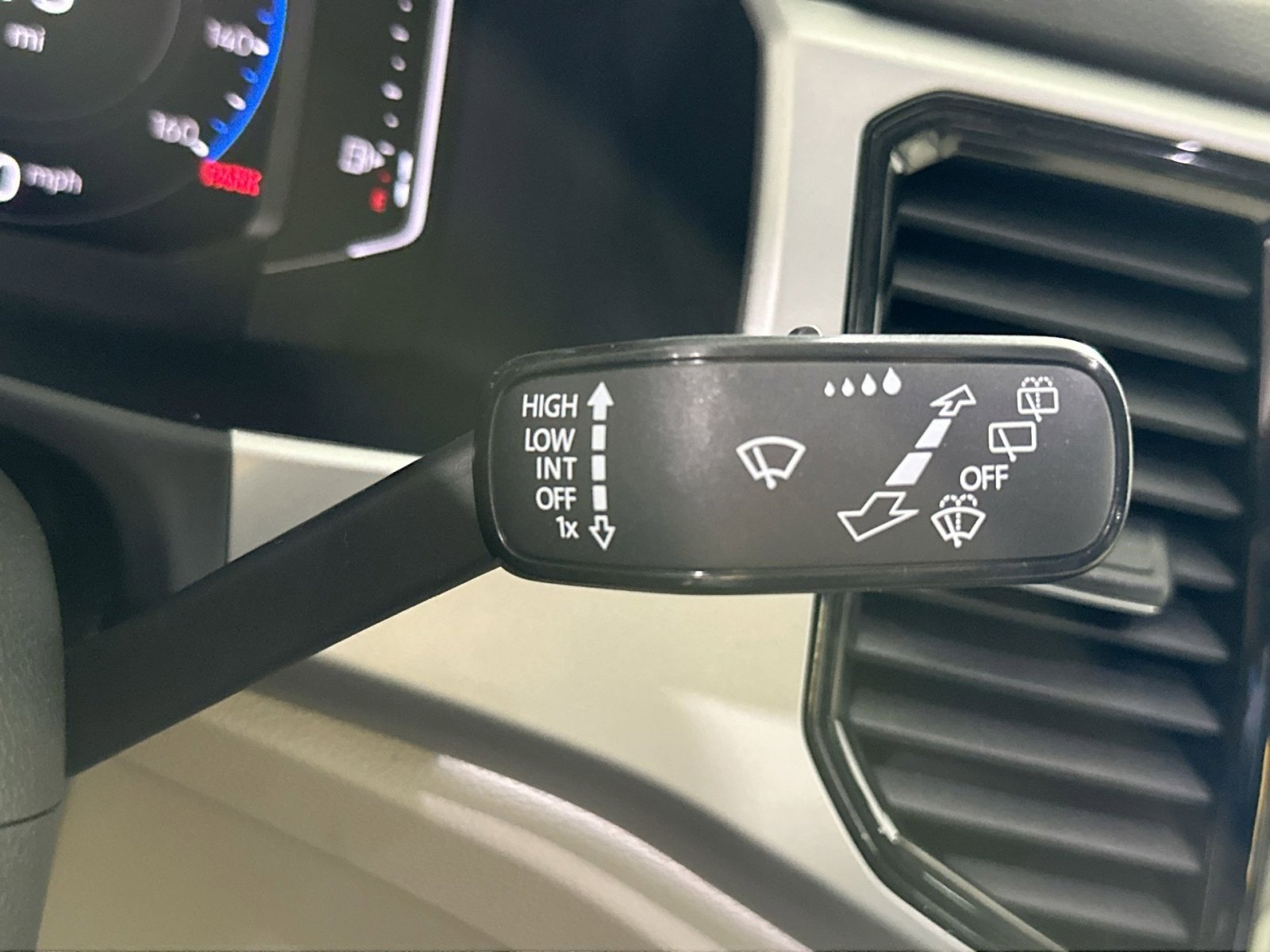 Used 2021 Volkswagen Atlas SEL Premium image 29