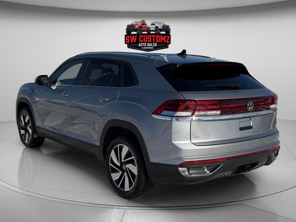 Used 2024 Volkswagen Atlas Cross Sport SE image 5