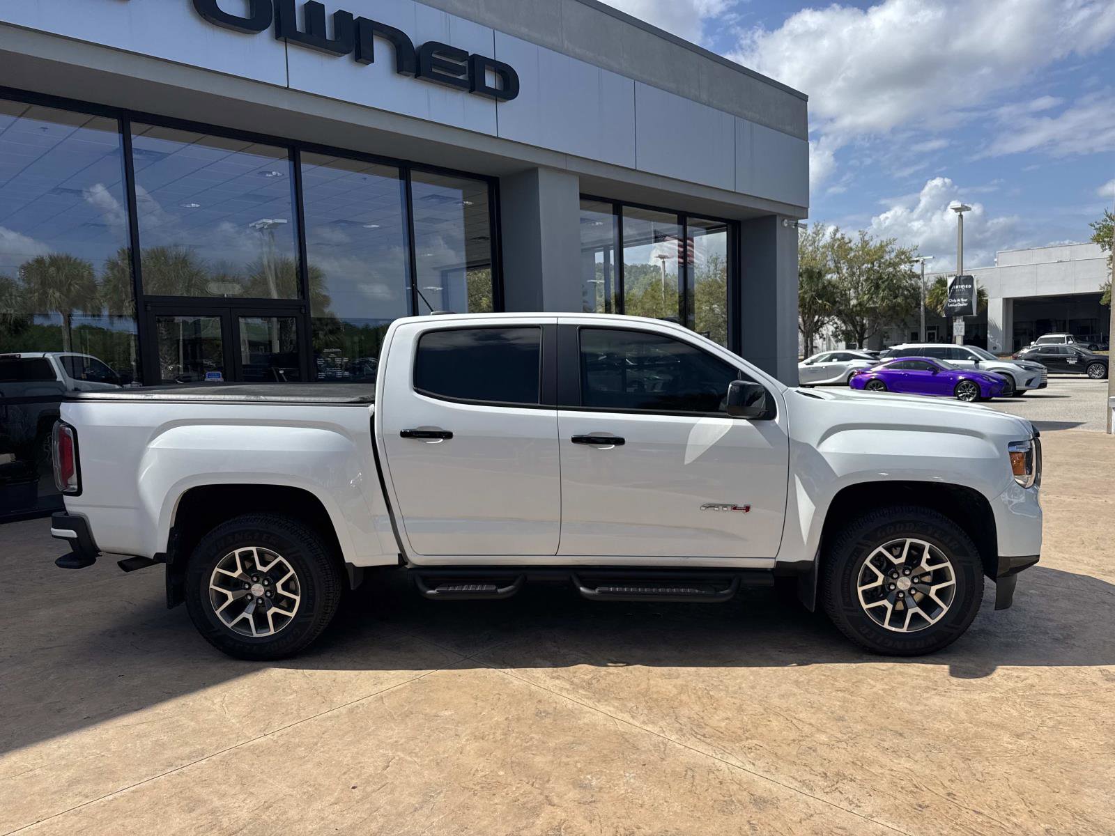 Used 2022 GMC Canyon AT4 w/ Trailering Package AWD/4WD image 2