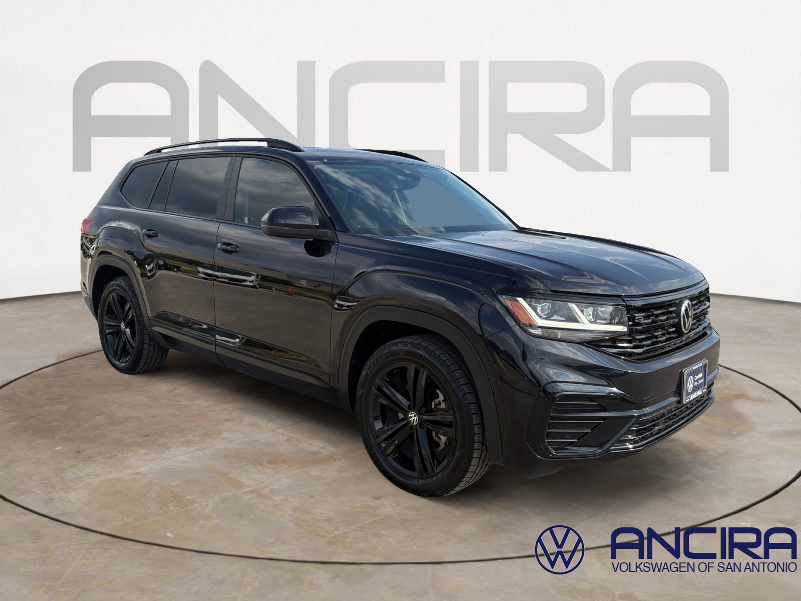 Certified 2022 Volkswagen Atlas SEL R-Line AWD/4WD image 1