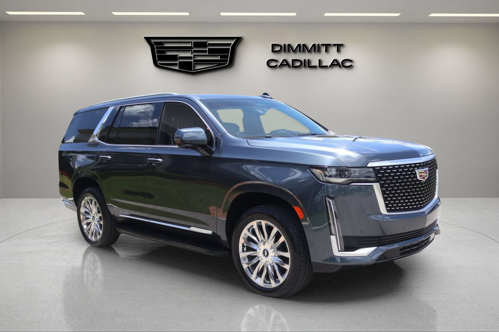 Used 2021 Cadillac Escalade Premium Luxury RWD image 3
