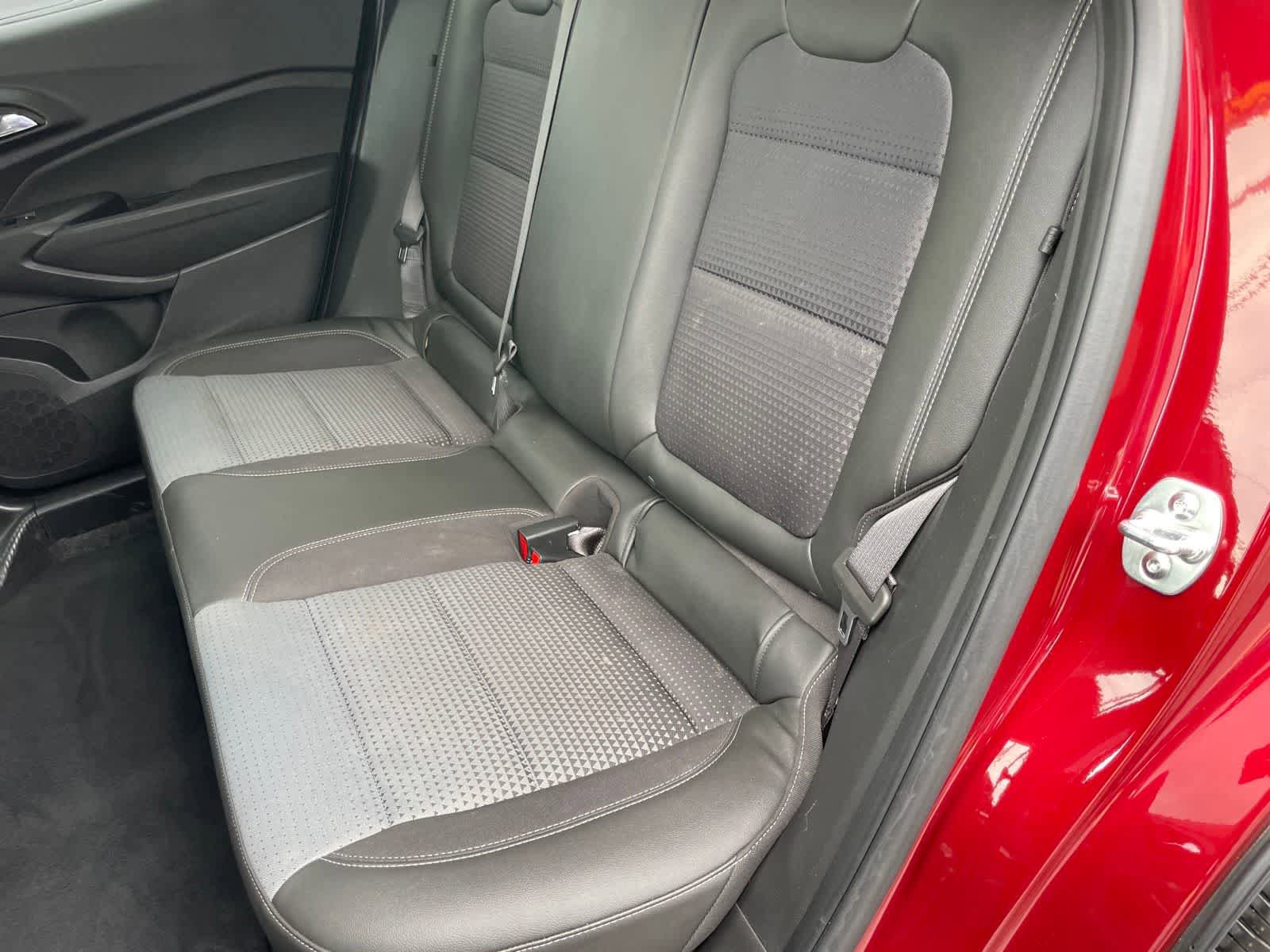 Used 2025 Chevrolet Trax LT FWD image 21