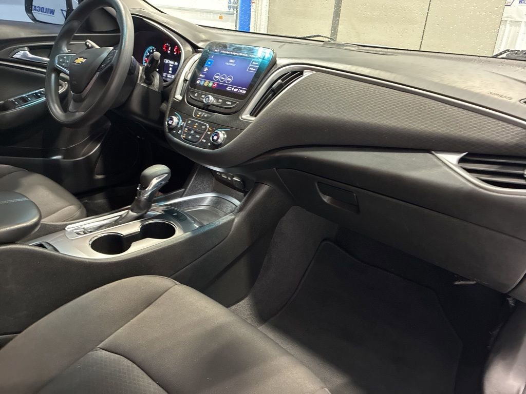 Used 2022 Chevrolet Malibu LT image 43