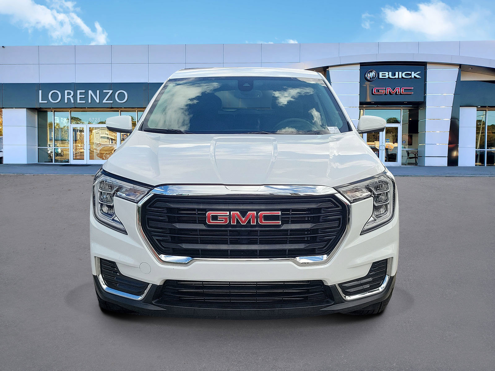 Used 2023 GMC Terrain SLE image 2