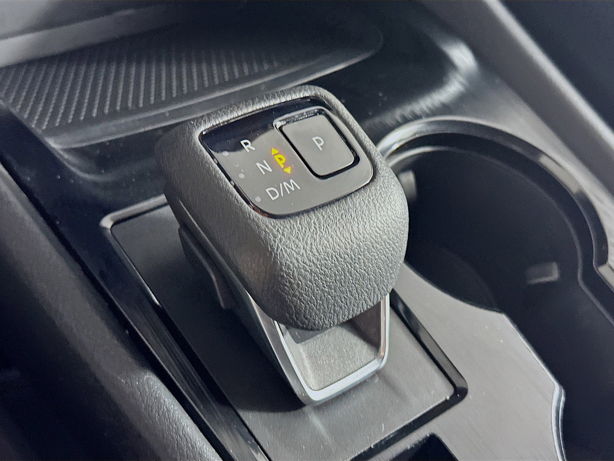 Used 2023 Nissan Rogue SV image 23